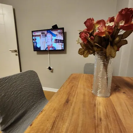 Apartment Q 3 *