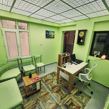 Apartment Q 3 *